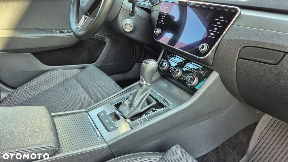 Skoda Superb 2.0 TDI Style DSG - 28