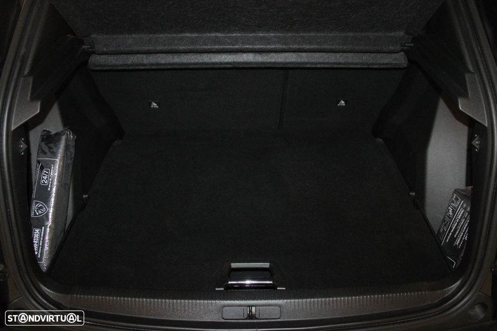 Peugeot e-2008 50 kWh Allure Pack - 6