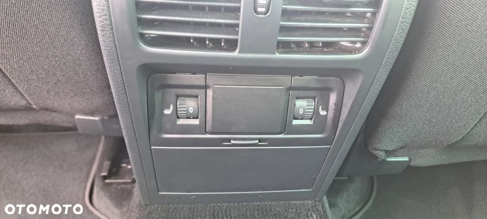 Volkswagen CC 2.0 TDI BlueMotion Technology DSG - 29