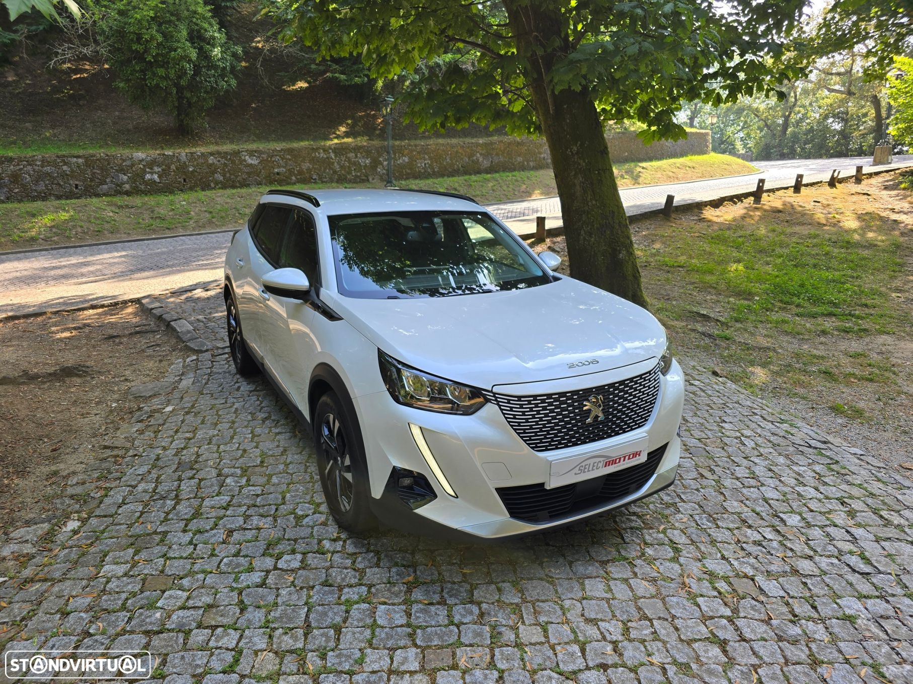 Peugeot e-2008 50 kWh Allure - 2