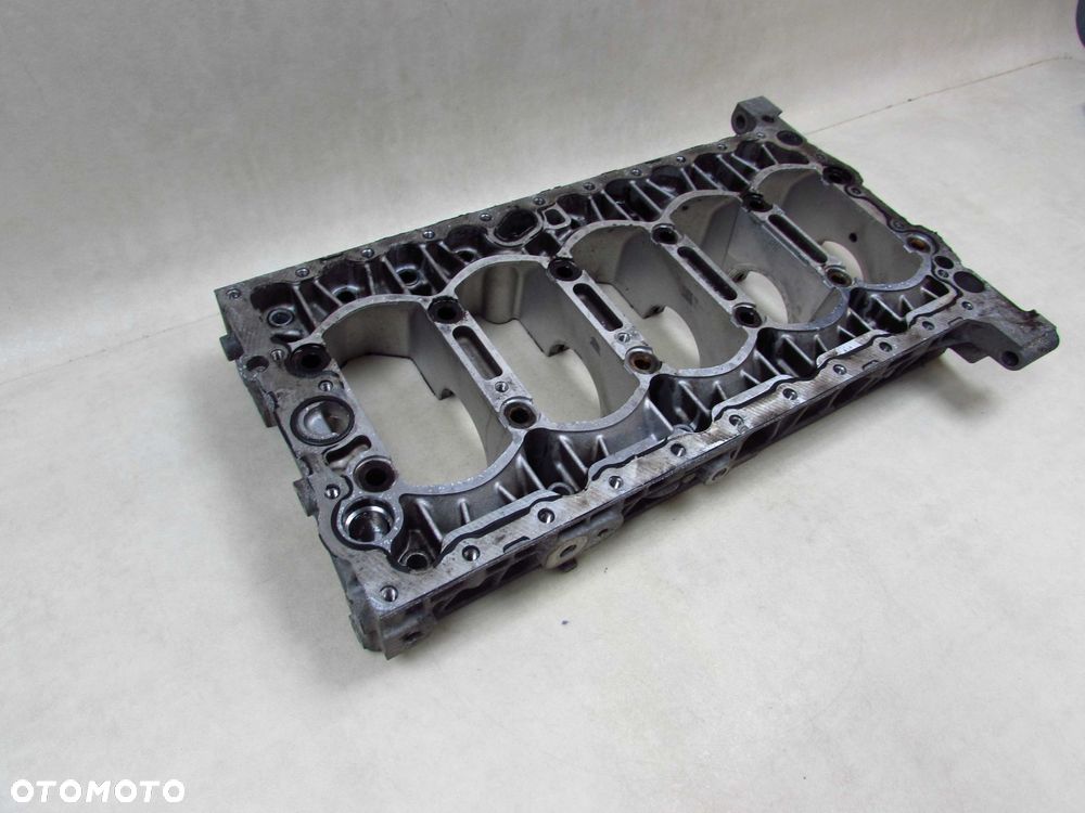 VOLVO S60 S80 V70 XC70 XC90 D5244T4/5 POLBLOK BLOK SILNIKA PODSTAWA WALU 30777886 - 4