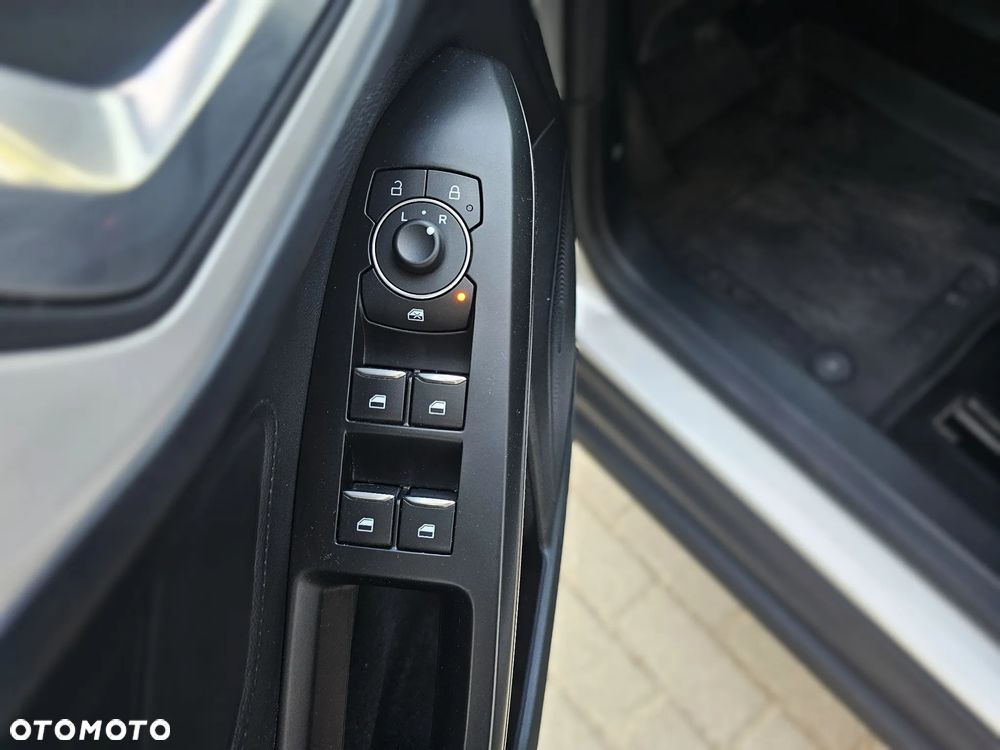 Ford Focus 1.5 EcoBlue SCR Connected - 9