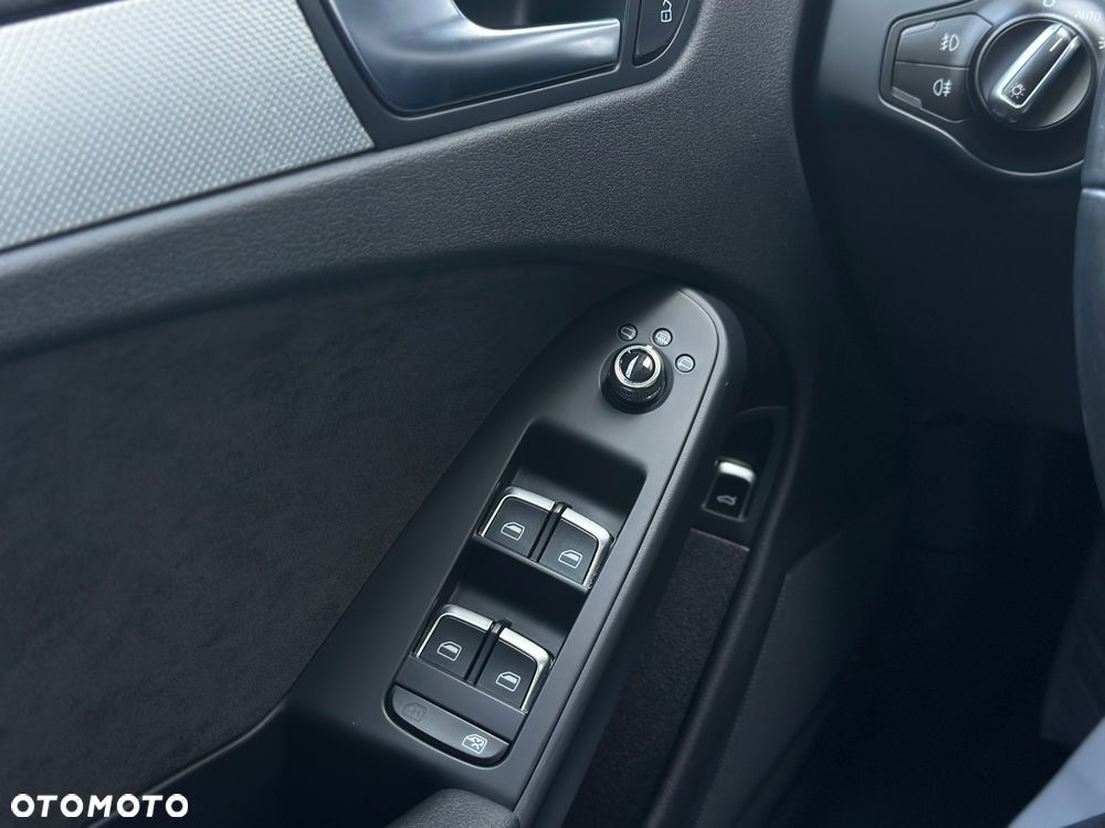 Audi A4 Limousine 2.0 TDI DPF clean diesel multitronic Ambiente - 25