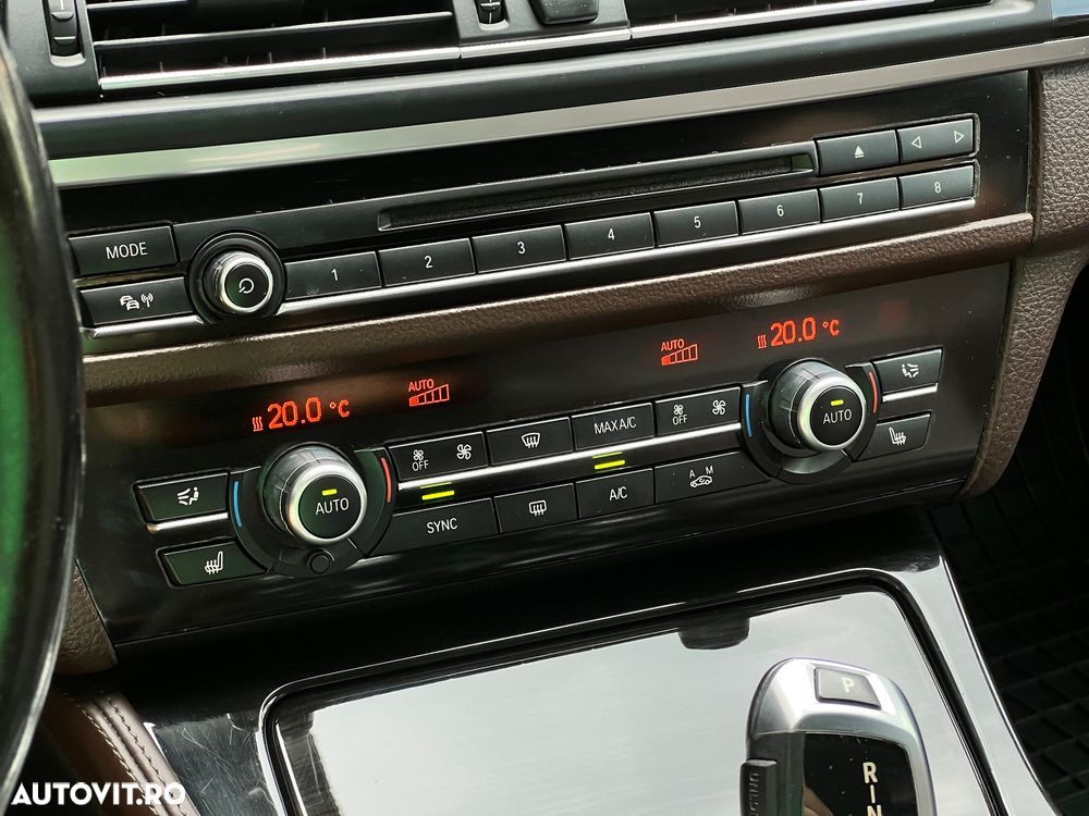 BMW Seria 5 520d xDrive Touring Aut. Luxury Line - 24