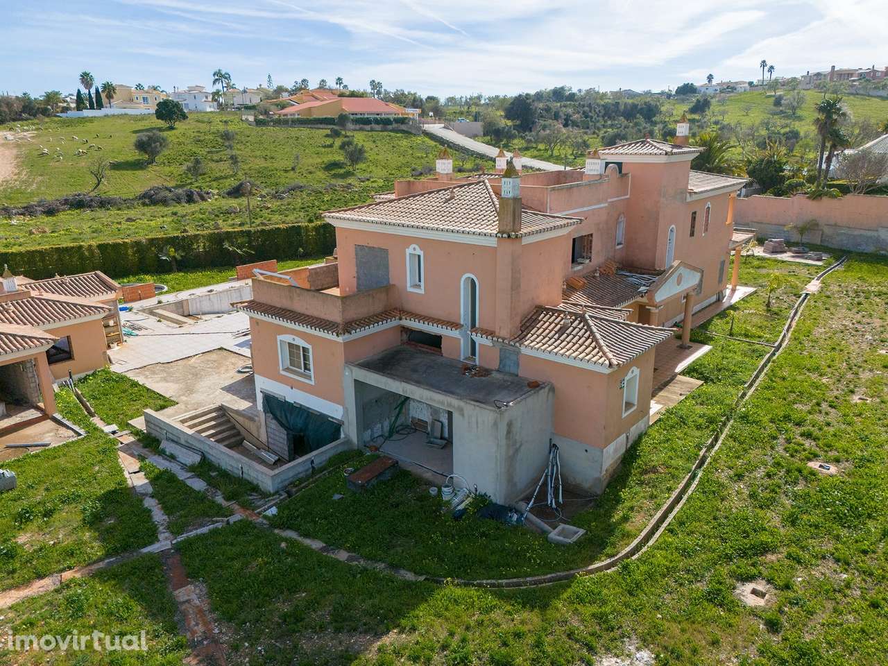 MORADIA COM EXCELENTE LOCALIZAÇÃO PARA OPORTUNIDADE DE INVESTIMENTO,EM - Grande imagem: 5/11