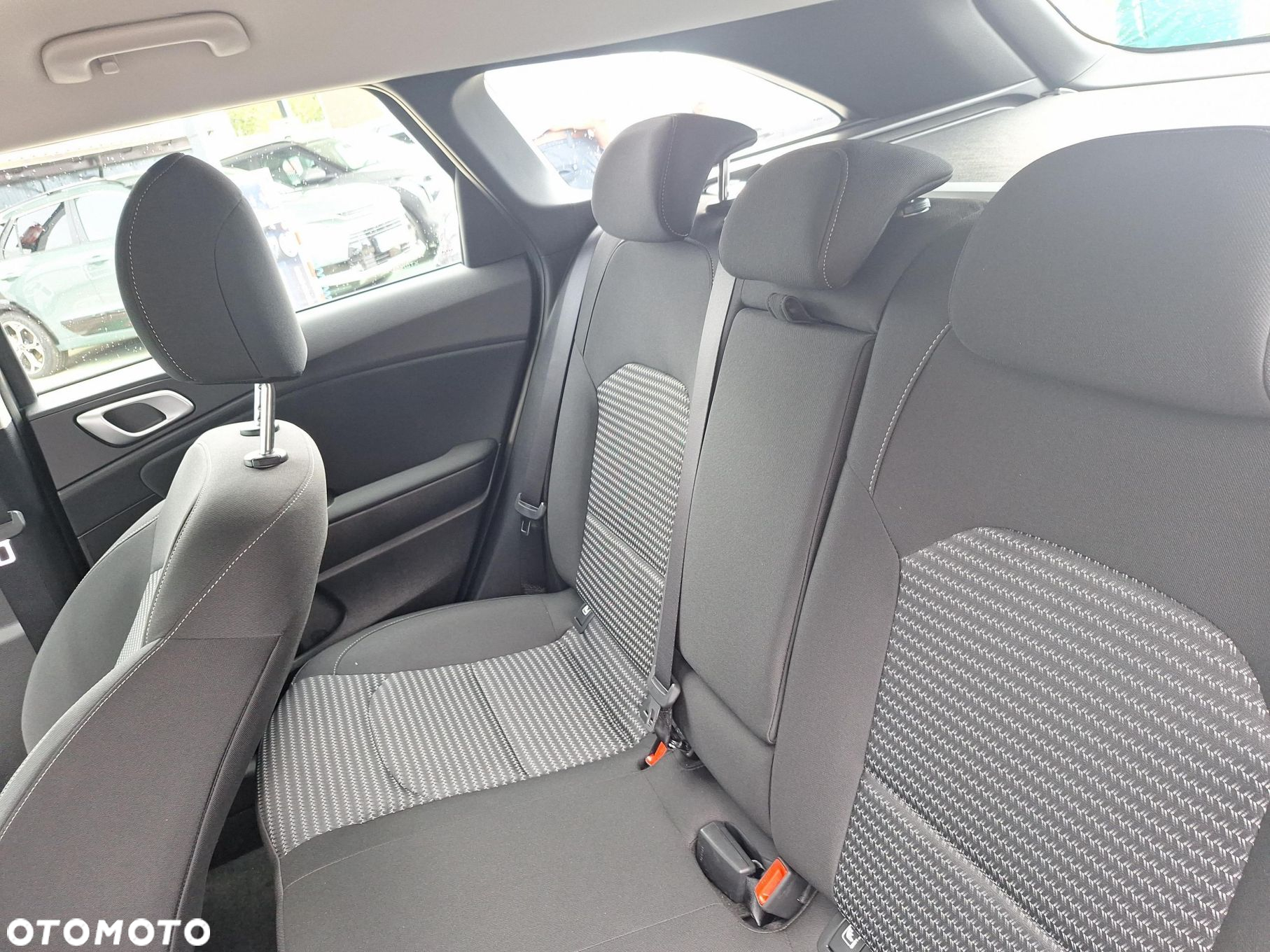 Kia Ceed 1.5 T-GDI M - 13