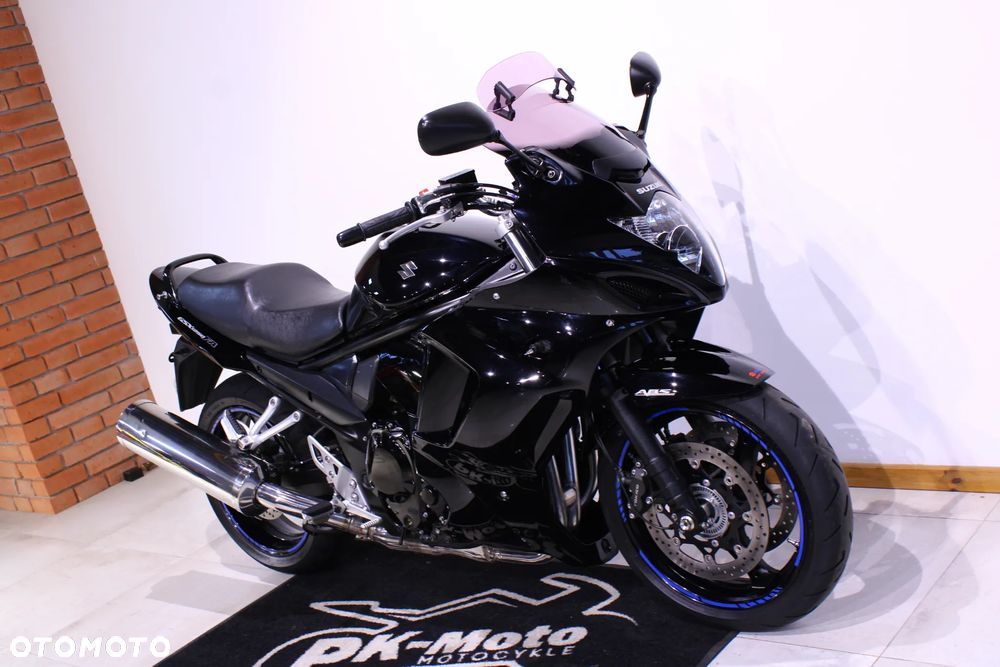 Suzuki GSX - 3