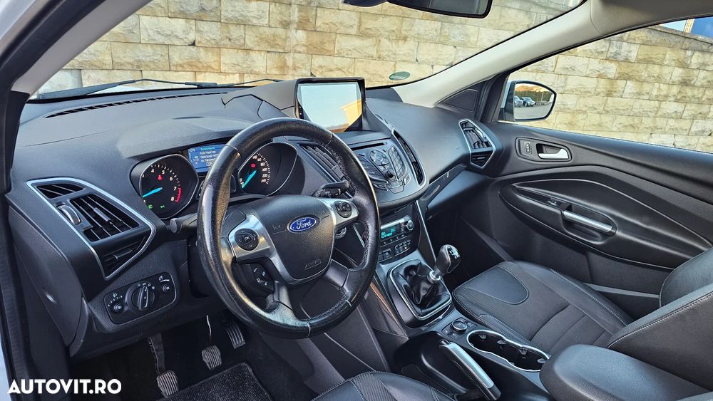 Ford Kuga 1.6 EcoBoost Start Stop 2WD Titanium - 23