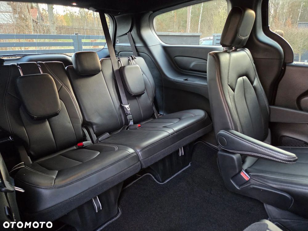 Chrysler Pacifica - 13