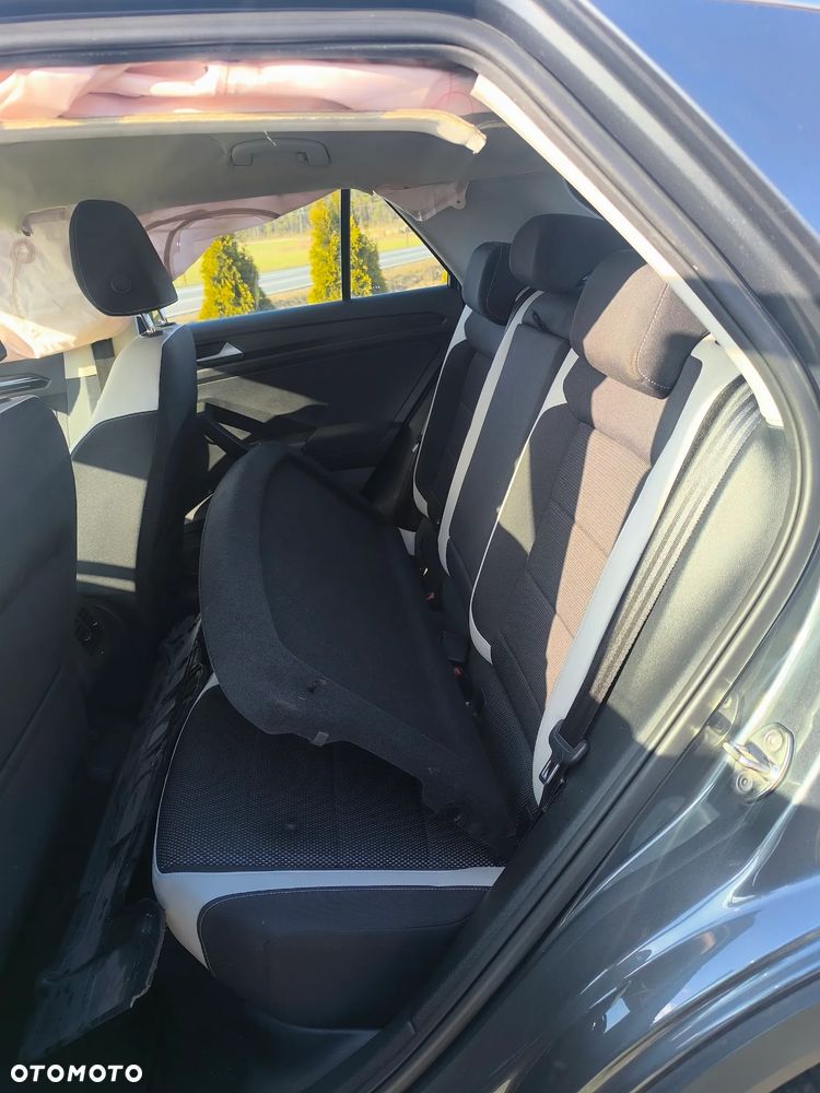 Volkswagen T-Roc 1.5 TSI OPF DSG Move - 16