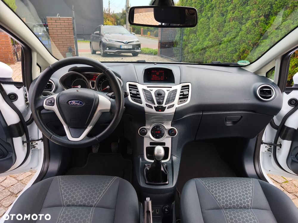 Ford Fiesta 1.25 Titanium - 32