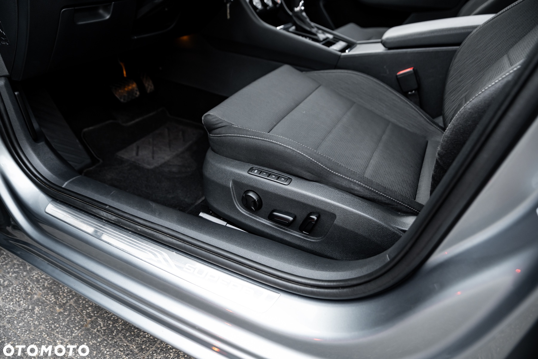 Skoda Superb Combi 2.0 TDI 4x4 DSG Ambition - 20