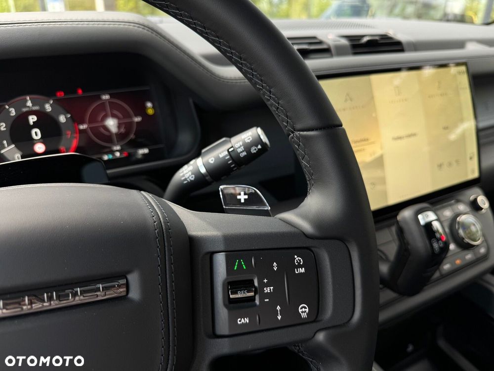 Land Rover Defender - 17