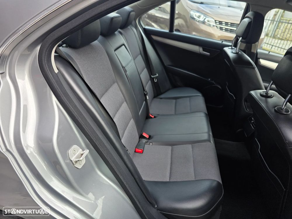 Mercedes-Benz C 220 - 26