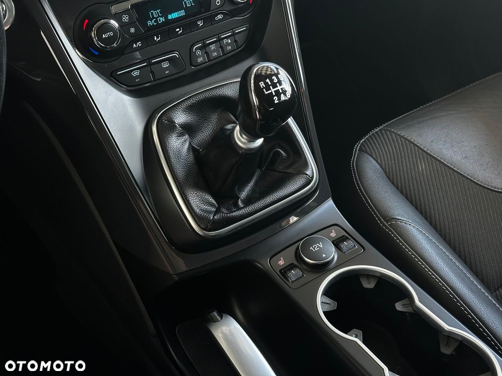 Ford Kuga - 24