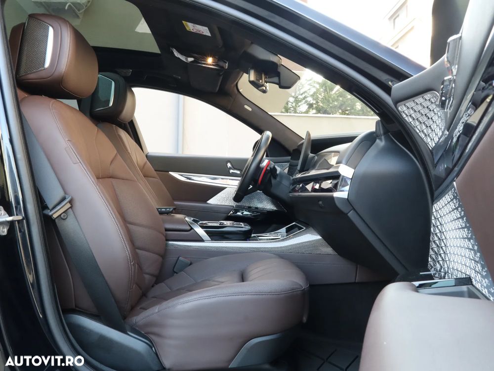 BMW M7 M760e xDrive - 17