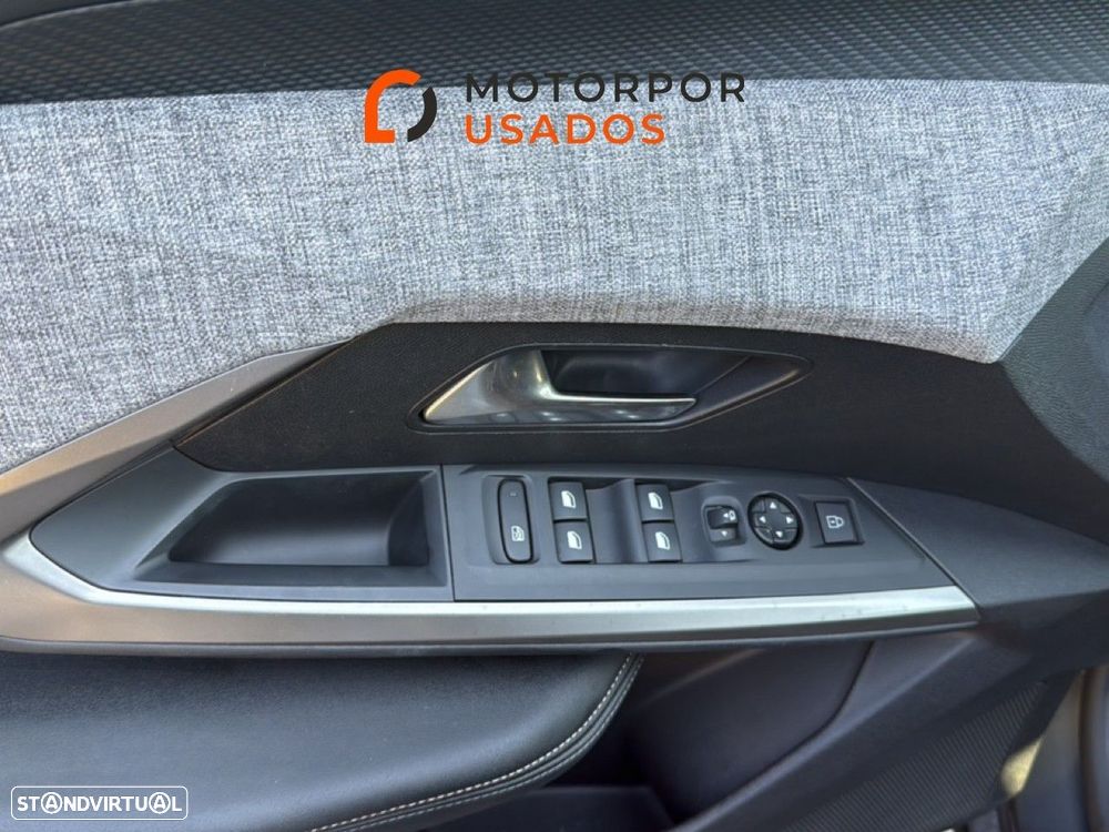 Peugeot 5008 1.2 Hybrid Allure e-DCS6 - 8