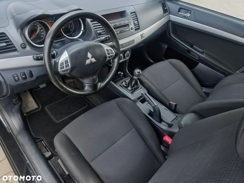 Mitsubishi Lancer 1.8 Intense - 19