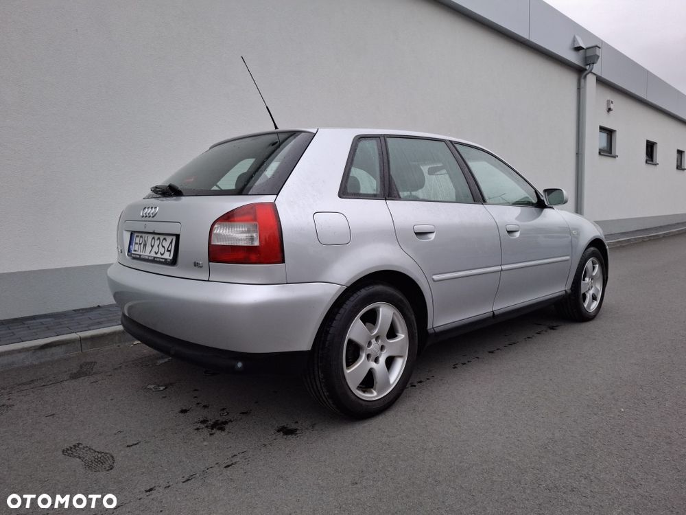 Audi A3 Sportback - 1