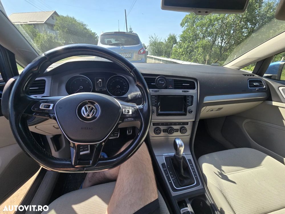 Volkswagen Golf - 9