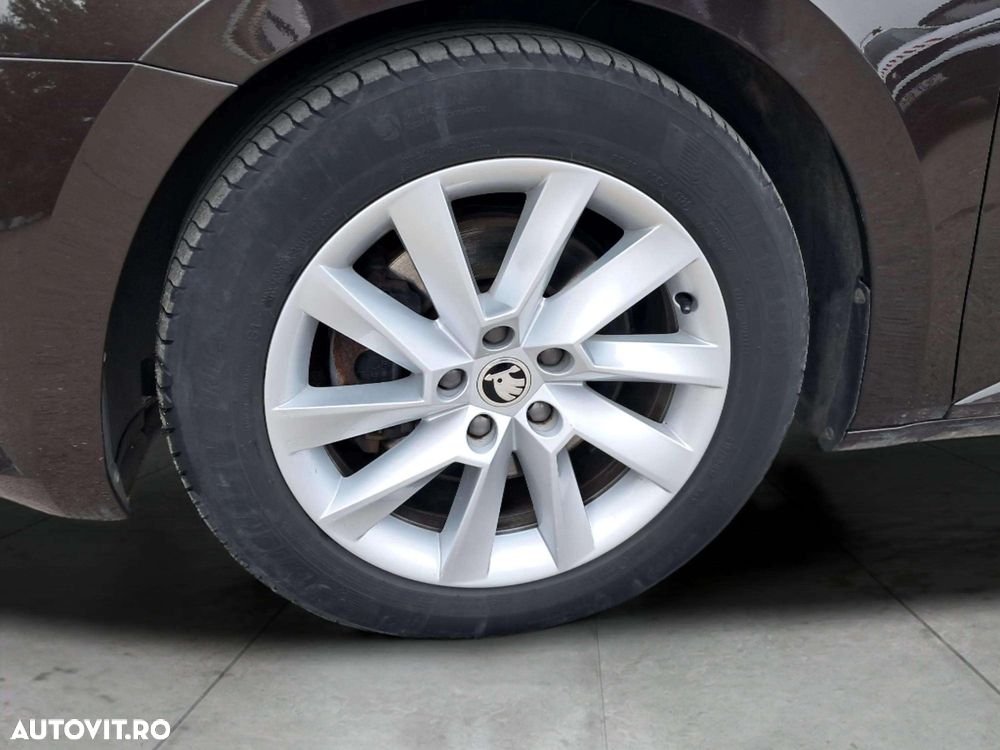 Skoda Superb 2.0 TDI DSG Ambition - 22