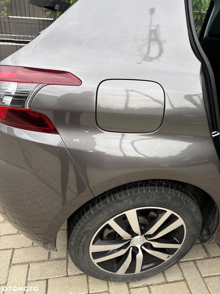 Peugeot 308 1.2 PureTech Active S&S EAT6 - 17