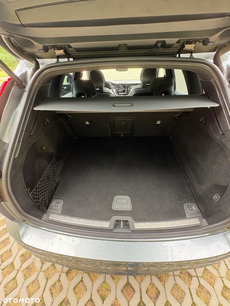 Volvo XC 60 B5 B Momentum Pro - 19