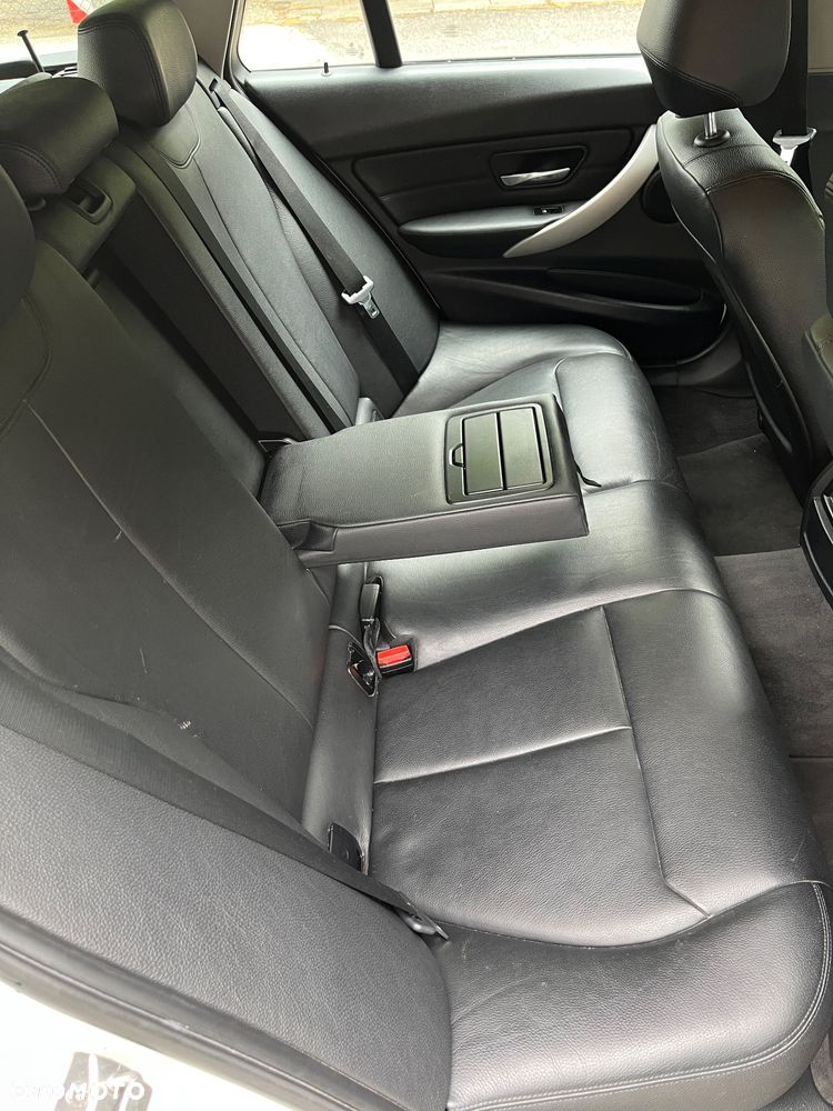 BMW Seria 3 316d Modern Line - 12