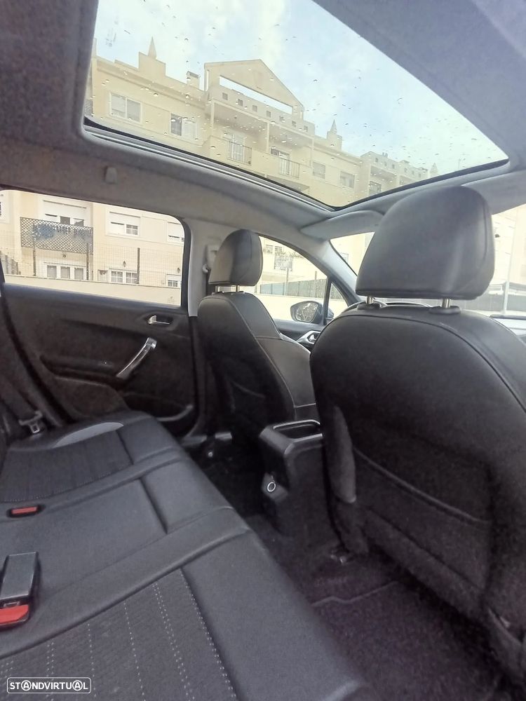 Peugeot 2008 1.6 BlueHDi Allure - 27
