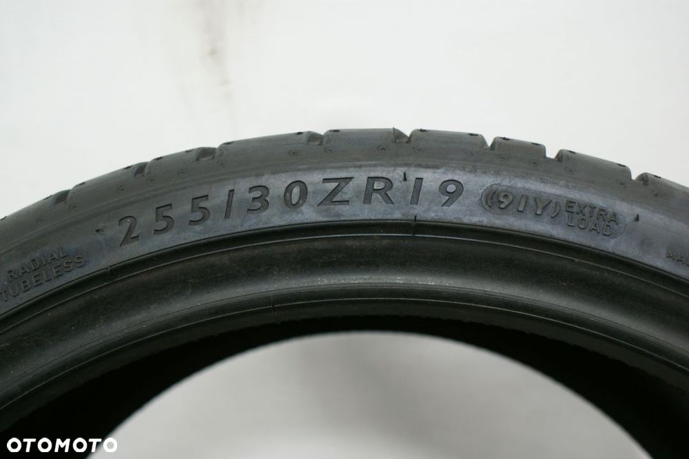 235/30R19 DUNLOP SPORT MAXX RT , 7mm . - 4