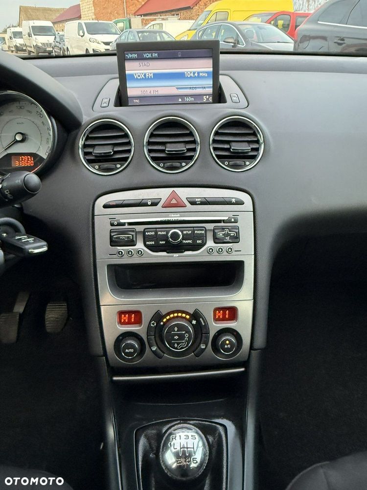 Peugeot 308 - 8