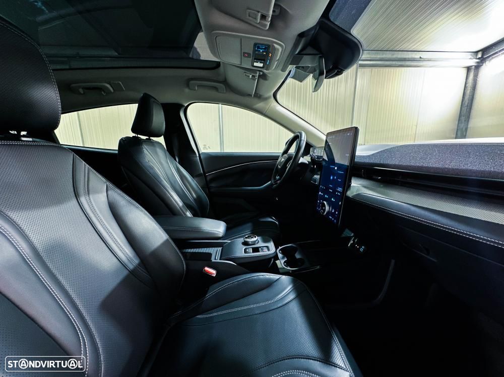 Ford Mustang Mach-E 75.7 kWh Base - 29