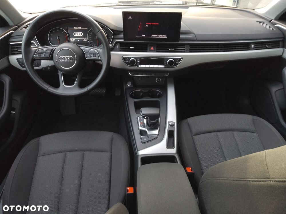 Audi A4 Limousine 35 TFSI mHEV S Line S tronic - 17