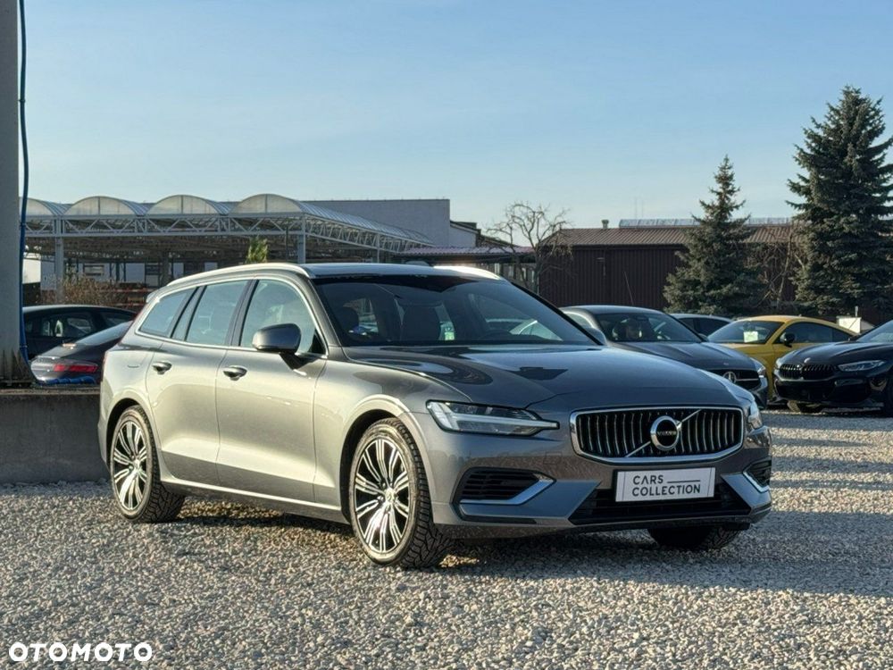 Volvo V60 T8 AWD Plug-In Hybrid Inscription - 2