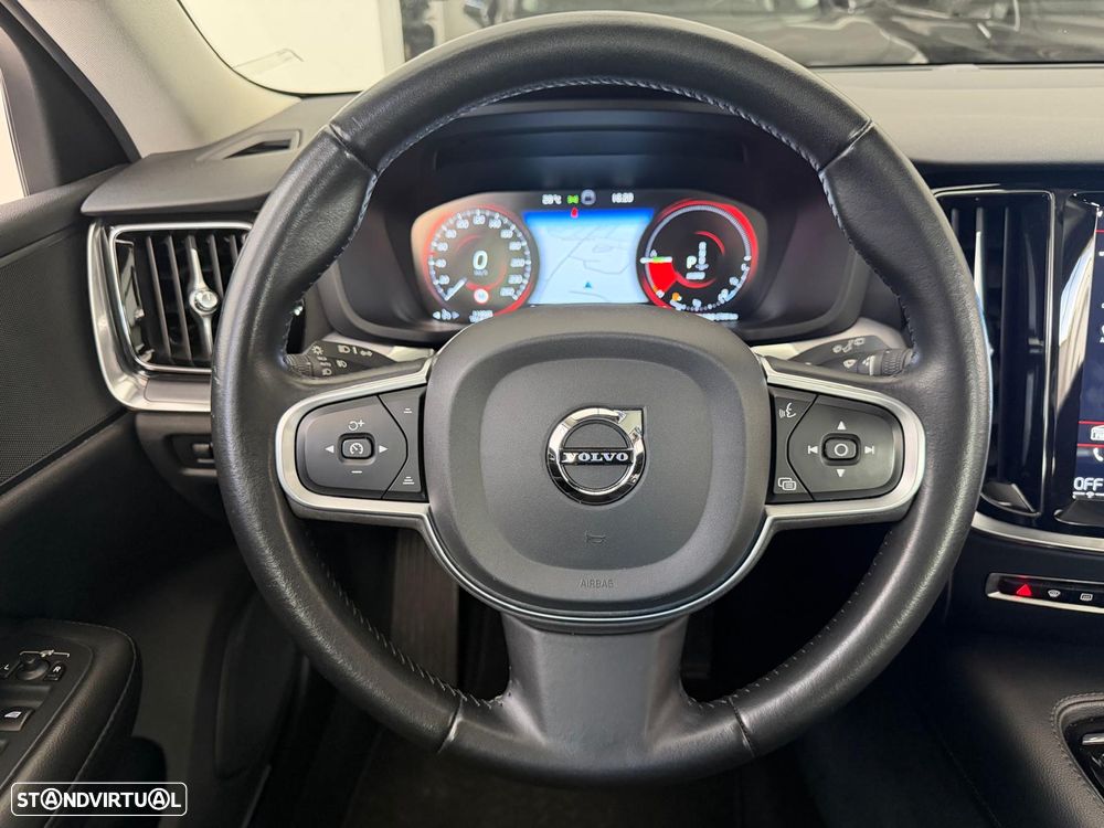 Volvo V60 2.0 T8 AWD TE Momentum Plus - 6