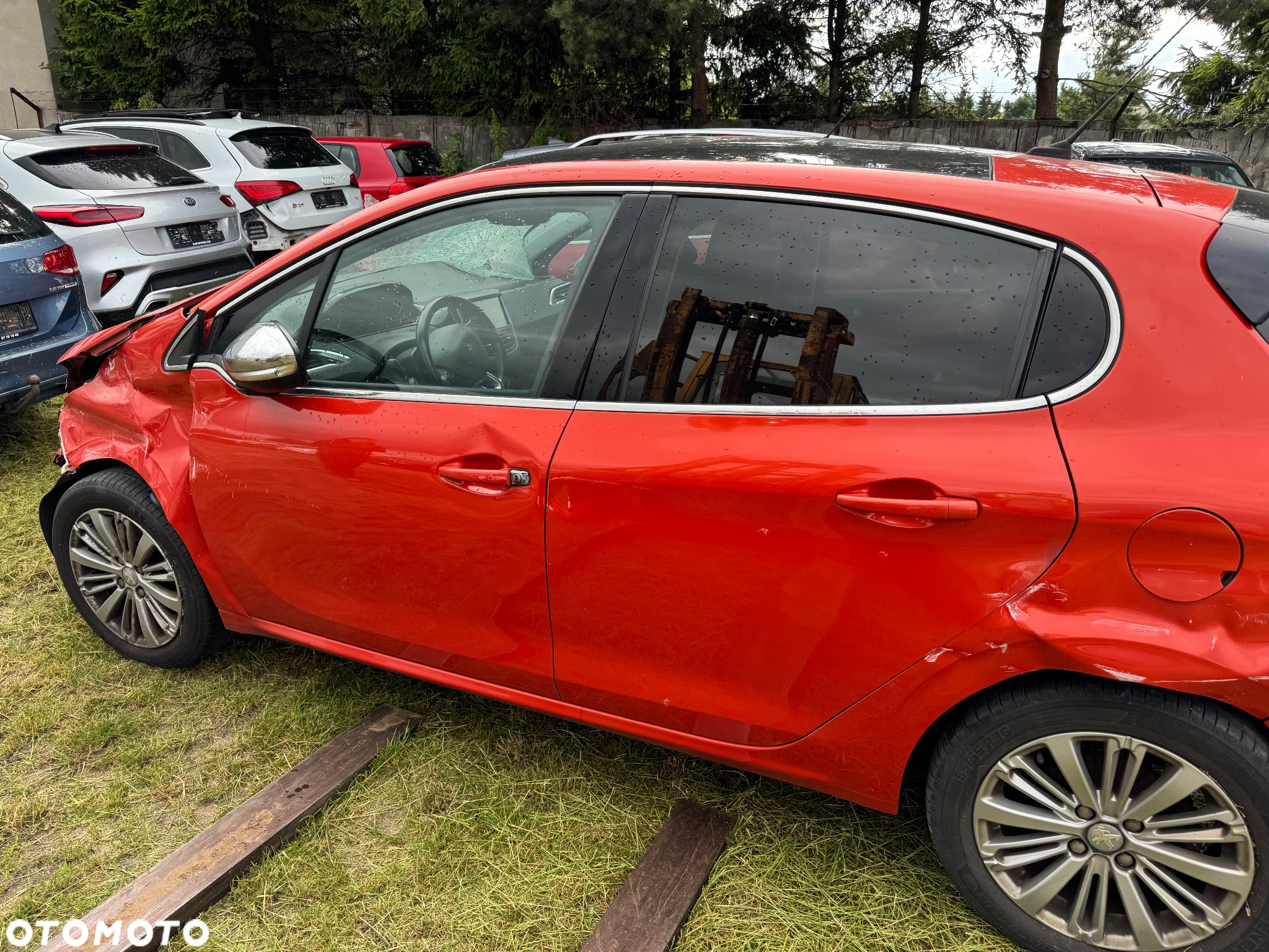Peugeot 208 1.6 BlueHDi Allure S&S - 9