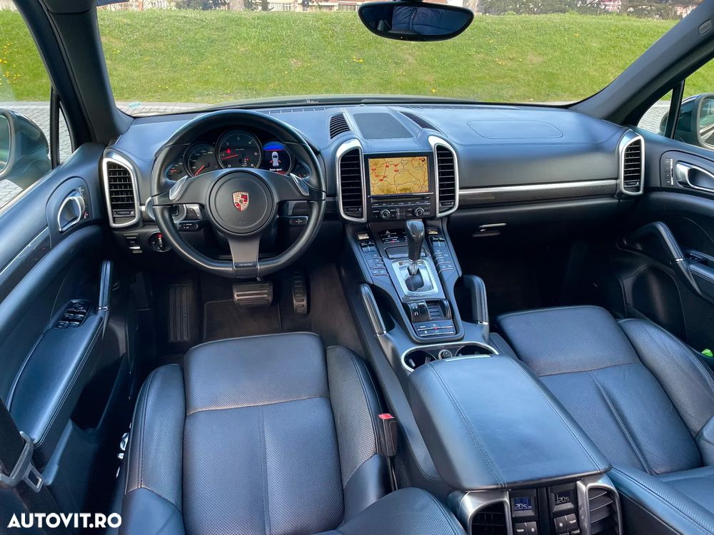Porsche Cayenne 3.0 L V6 - 21