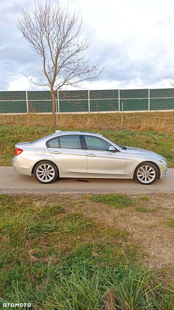 BMW Seria 3 328i xDrive Luxury Line - 8