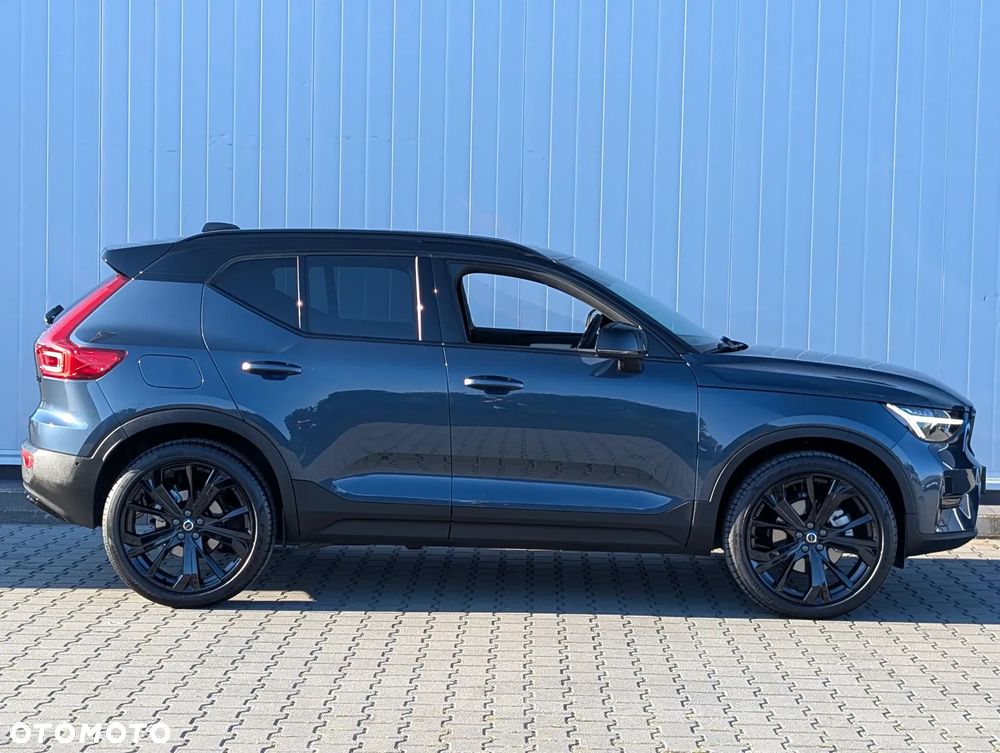 Volvo XC 40 B4 AWD Ultimate Dark - 17