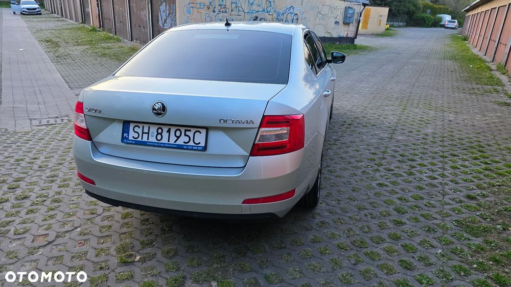Skoda Octavia 2.0 TDI Style DSG - 5