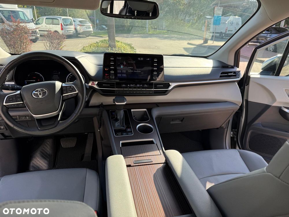Toyota Sienna - 21