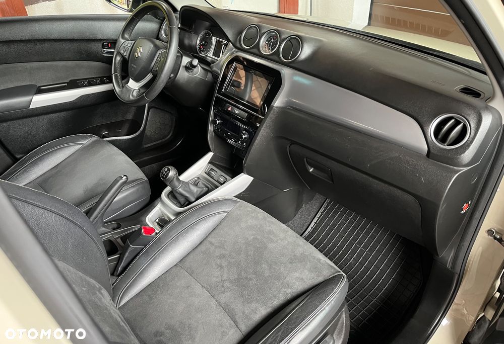 Suzuki Vitara 1.6 Premium 2WD - 30