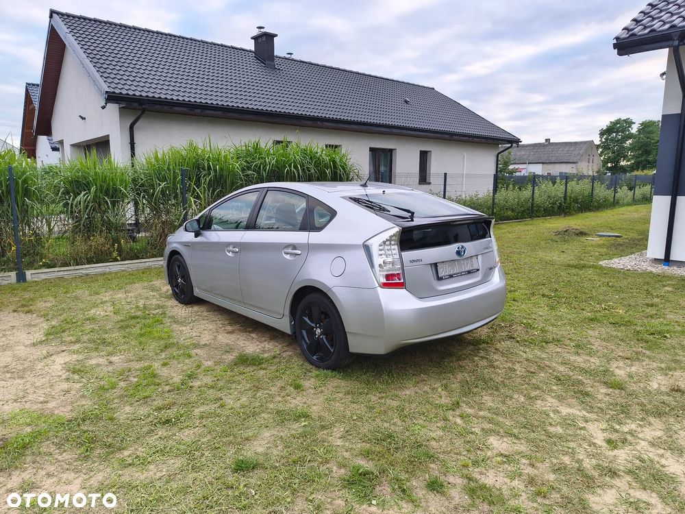 Toyota Prius - 4