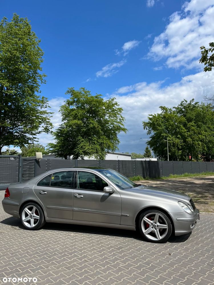 Mercedes-Benz E-Class 2003 photo 5