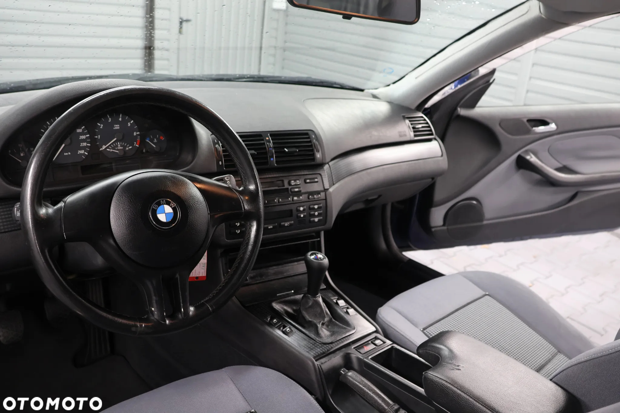 BMW Seria 3 318i - 6