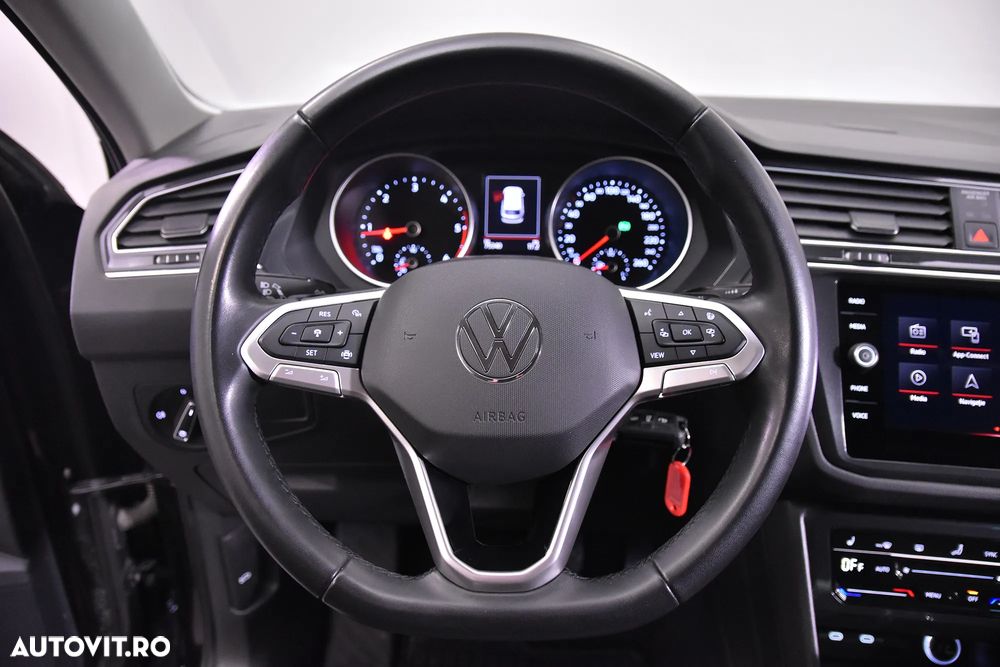 Volkswagen Tiguan - 17