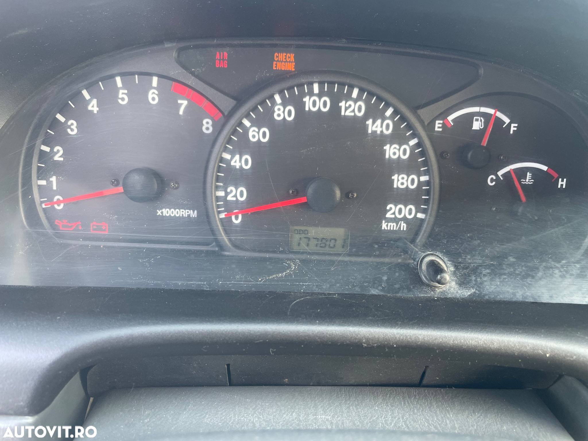Suzuki Grand Vitara 2.0 - 7