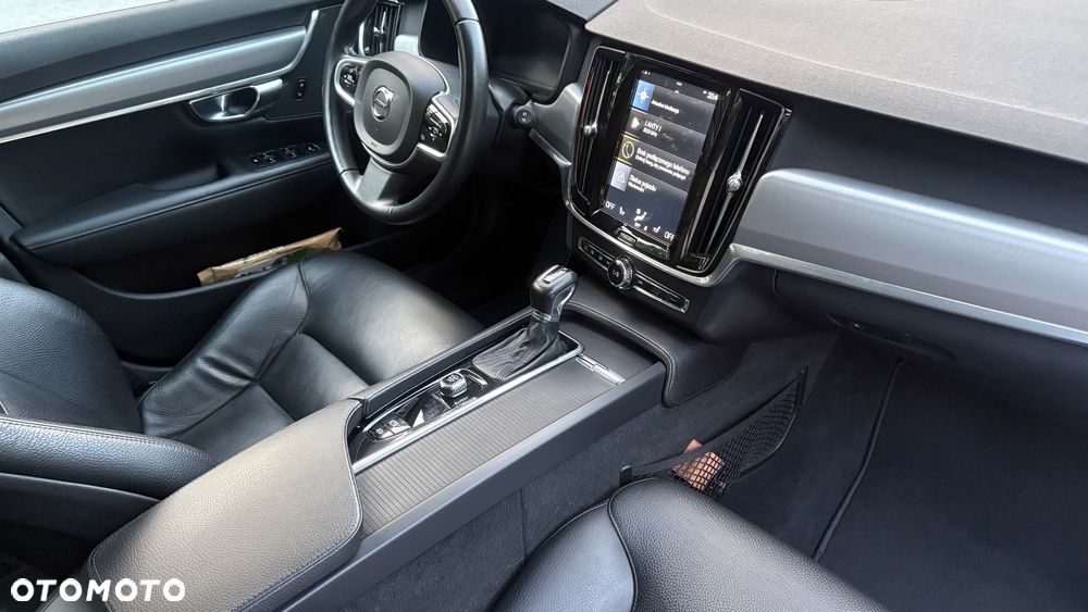 Volvo V90 D4 AWD Momentum - 21