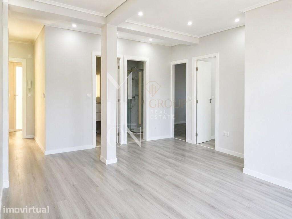 T2 remodelado com open space, 2 WC, marquise e arrecadação de 18 m2 em - Grande imagem: 3/23