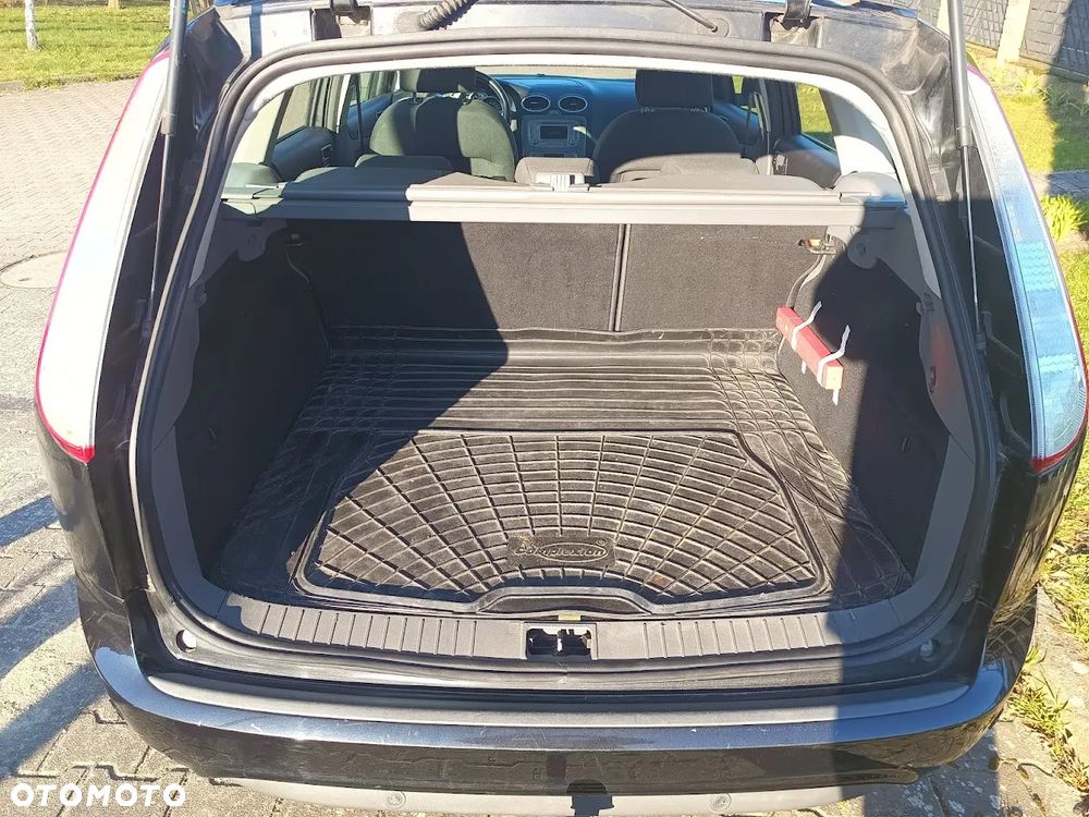 Ford Focus 1.8 Titanium - 11